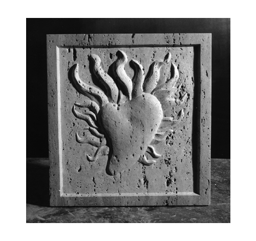 <div class='name'>Cuore</div class='name'><P>Travertine Marble <BR> 30cm <P>1988